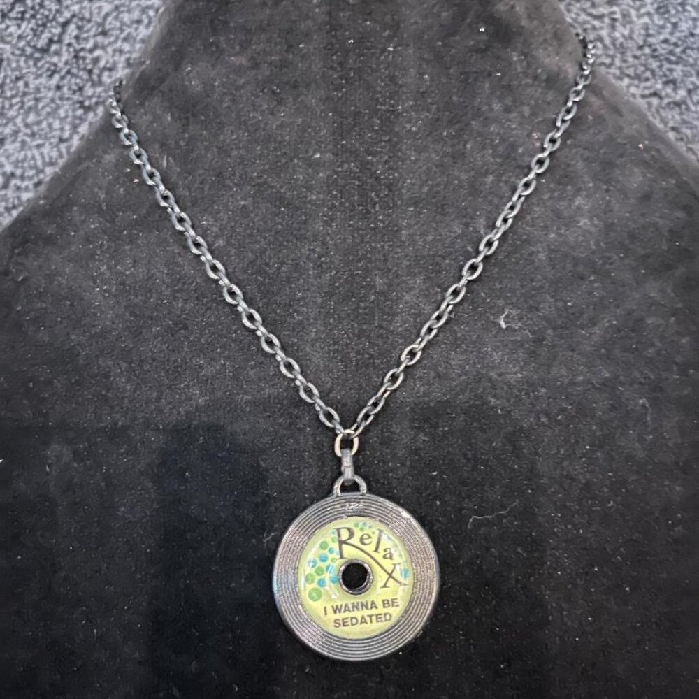 Classic Hardware Relax Record Necklace